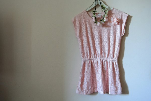 Quels types de chemisiers en dentelle sont adaptés pour un look business casual?